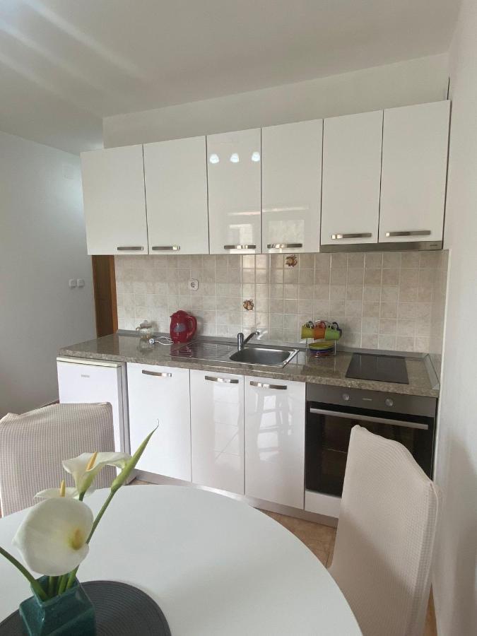 Studio Apartment Novak Чилипи Екстер'єр фото